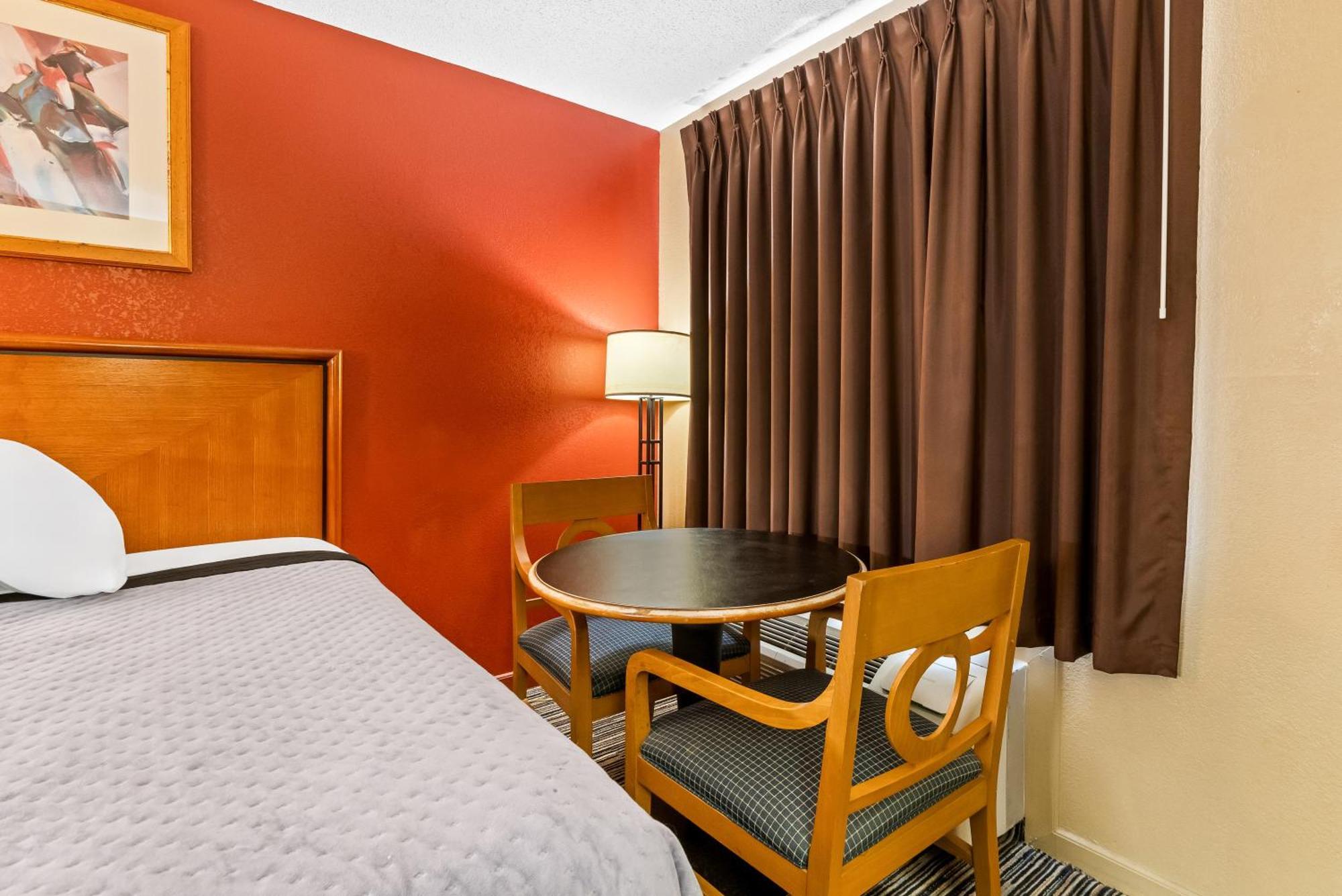 America'S Best Value Inn-את'נס מראה חיצוני תמונה